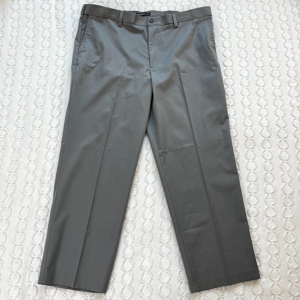 Dockers Men's Comfort Khaki Pants W42 L30 Classic Fit Flat Front Grey #810093